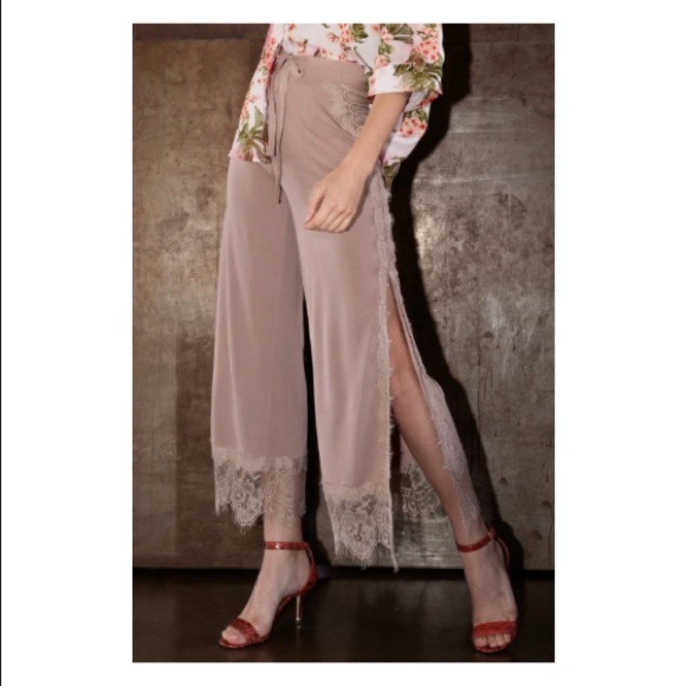 Soft lace Pant